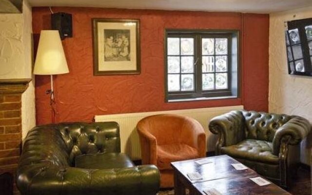 The May Garland Inn