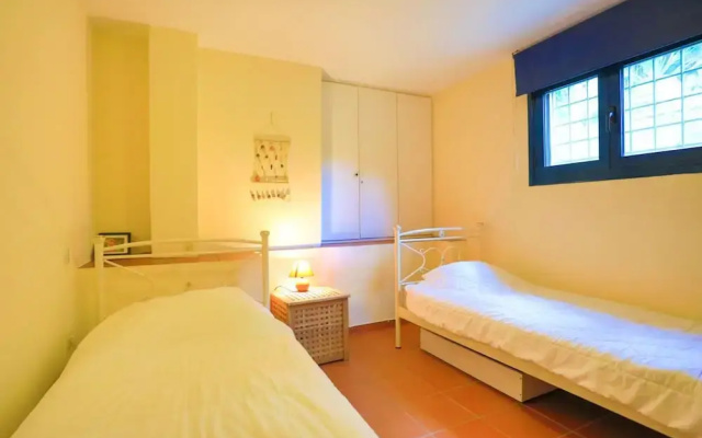 Tinas Apartment in Mparmpati