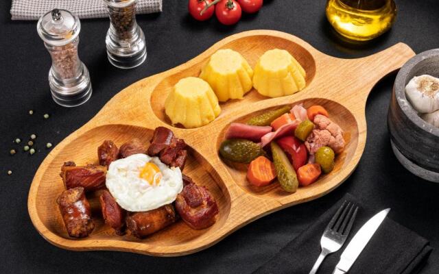 La Strada Boutique Villa