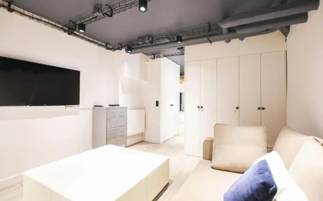 Modern Family Apartment Next To The Eiffel Tower