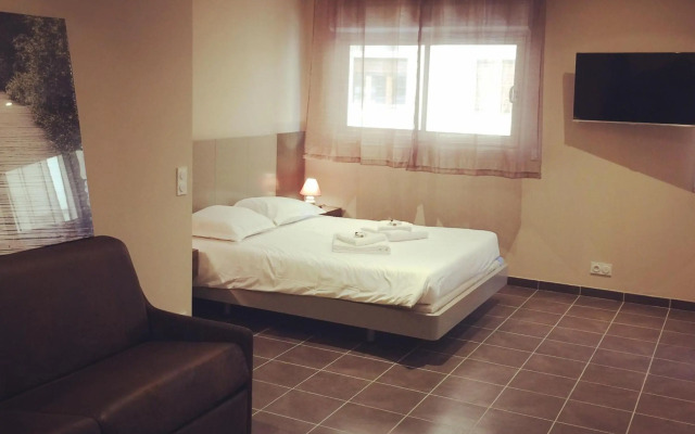 Villa Serafina Apartments