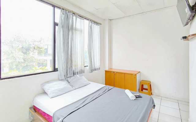 Rabel Guest House RedPartner – Guest Rooms – Jakarta