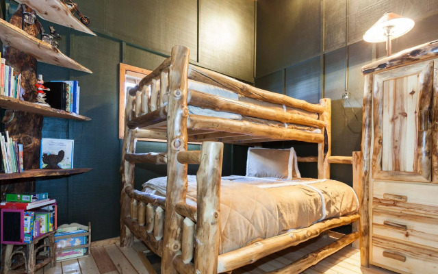 Treehouse by the Stream