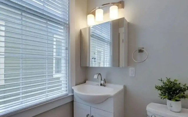 Beautifully Renovated 5 bedroom 5 bath