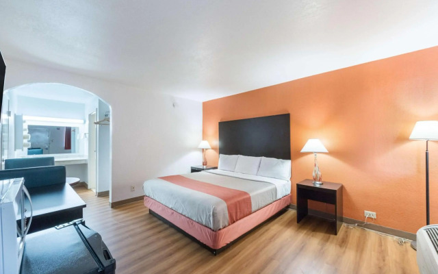 Motel 6 San Antonio, TX - I-10 West
