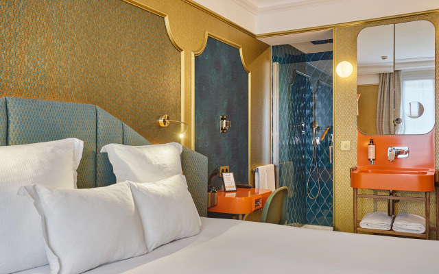 Idol Hotel