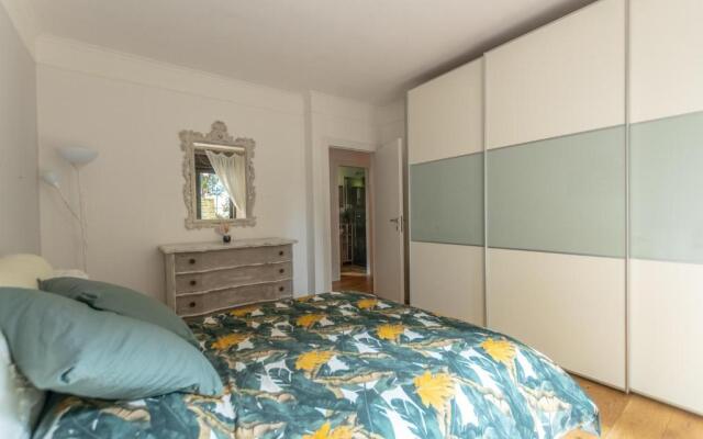 Oltre House