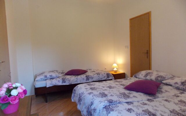 Holiday house Andro - with parking : Bibinje, Zadar riviera