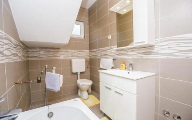 Apartment Zeleni 2916