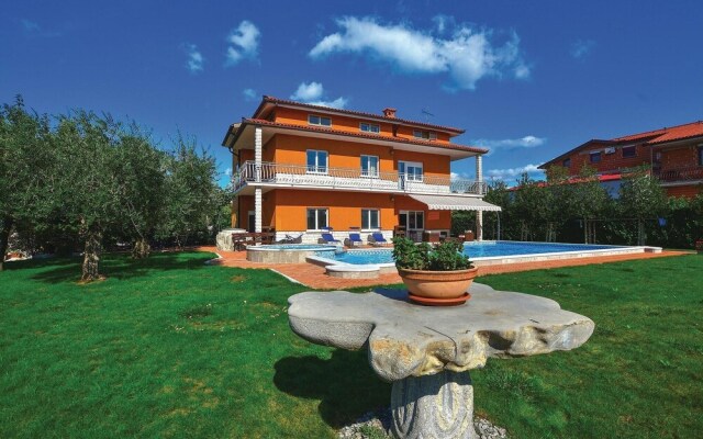 Stunning Home in Sezana With Jacuzzi, Wifi and 5 Bedrooms