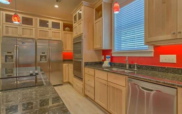 Pearl West by Meyer Vacation Rentals