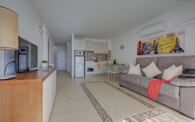 307 Bright Apartment, Sea View, WiFi, Air Conditioning