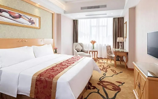 Vienna Hotel (Shenzhen Tianbao Road) 