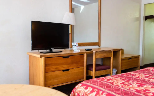 University Inn & Suites