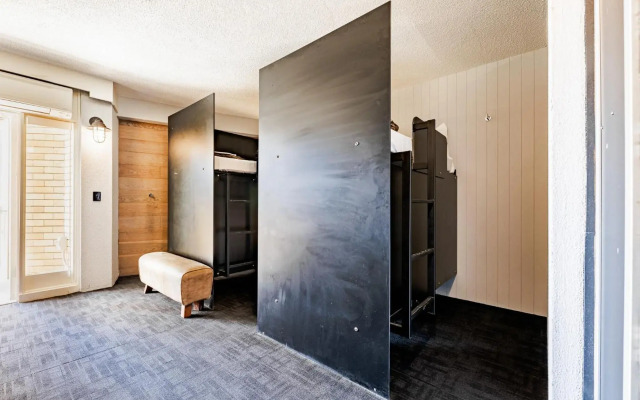 BUNK Surfers Paradise - International Backpacker Hostel