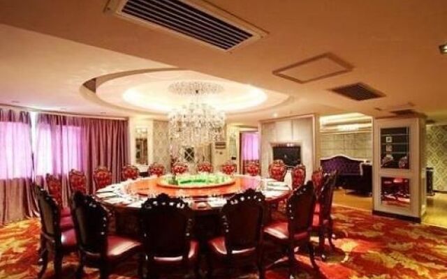 Hechi Shuntai Hotel