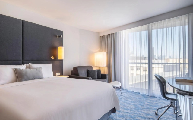 Renaissance Paris Arc de Triomphe Hotel