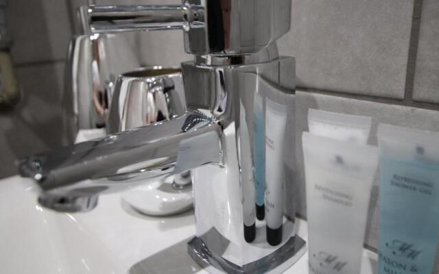 Halifax House, Studio Apartment 215