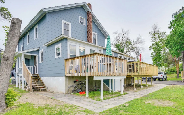 Snowmobile Trail On-site: Lakefront Mound Apt!