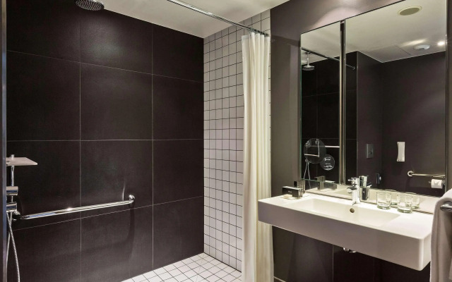 Melia Paris La Defense