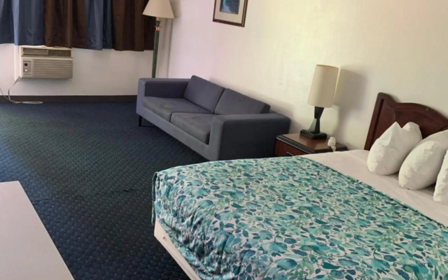 Smokey Point Motor Inn