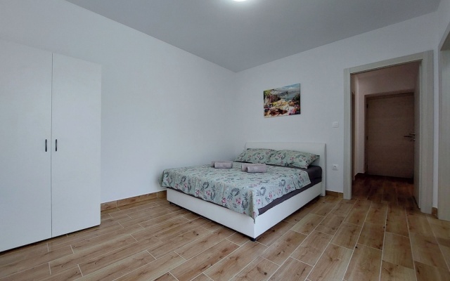 Apartment and Rooms Anne
