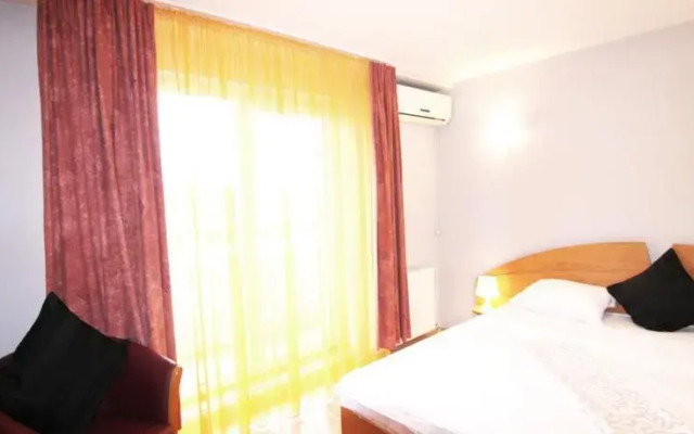 Domino 2BD Apartment Unirii Square