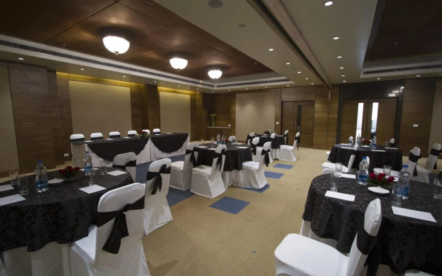 Leisure Inn Grand Chanakya