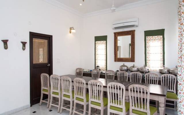 OYO 13793 Villa Sagat Raaso
