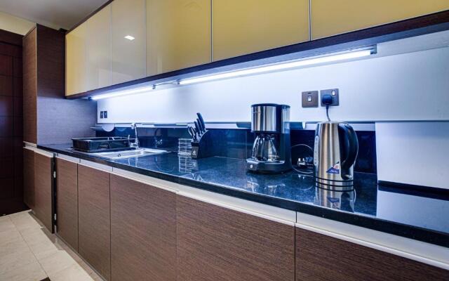 TAJ 5* Palm Jumeirah apartment with beach access