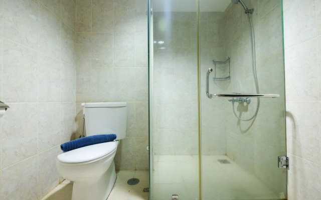 Elegant Studio The Hive Tamansari Apartment