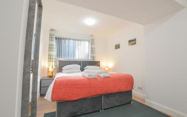 No 8 Westbay Apartment