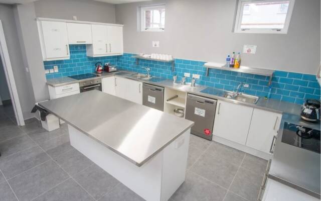 Derry Hostel & Guest House