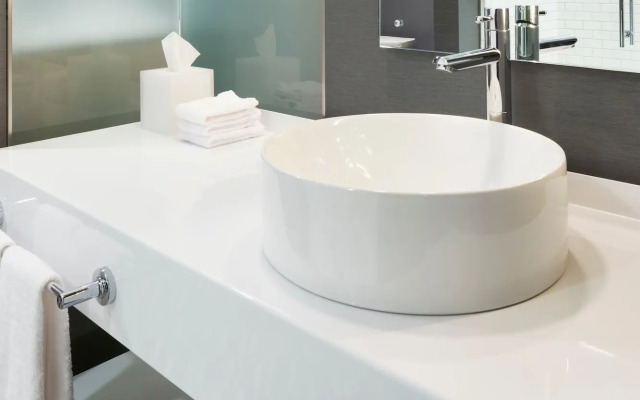 Le Méridien Columbus, The Joseph