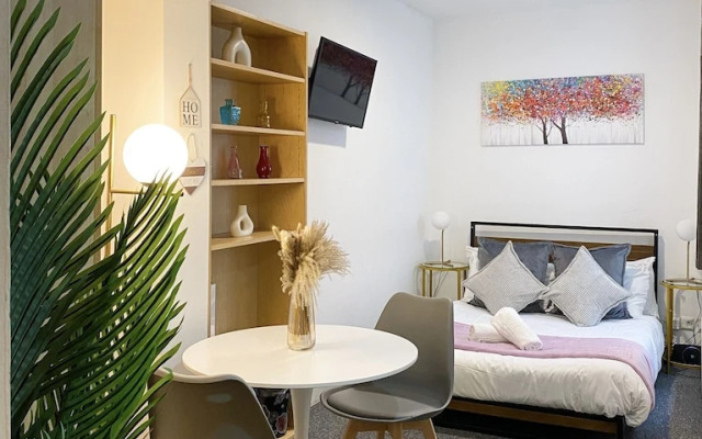 Modern studios Close to Hyde Park