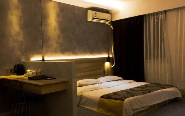 Loft Hotel