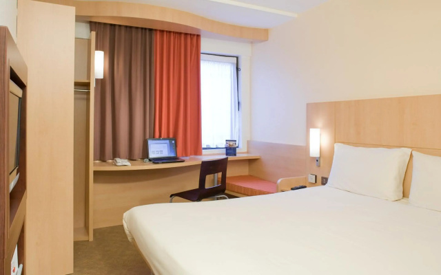Ibis London Heathrow Airport