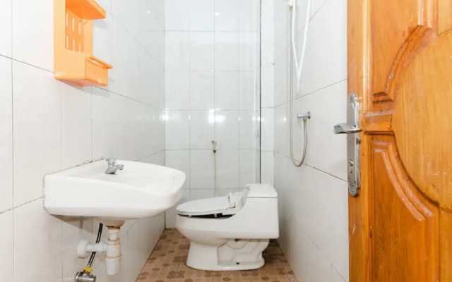 RedDoorz Plus near Transmart Kairagi Dua Manado