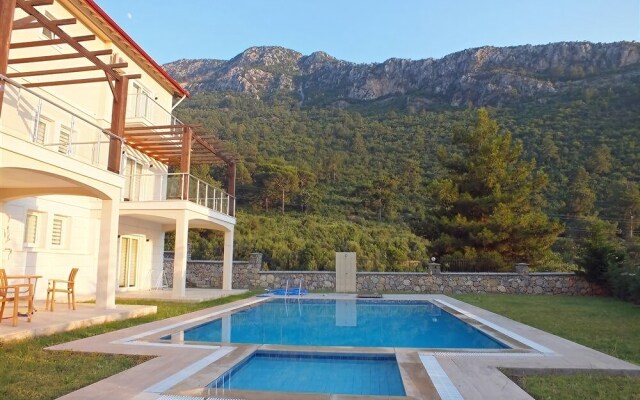 Villa Azelya 6 by Villamnet
