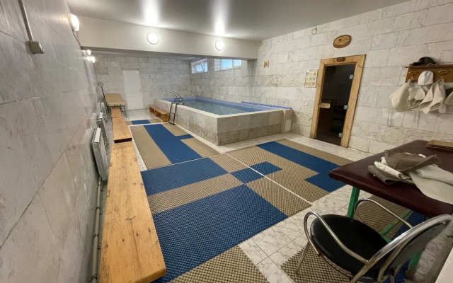 Крымский (Алушта)