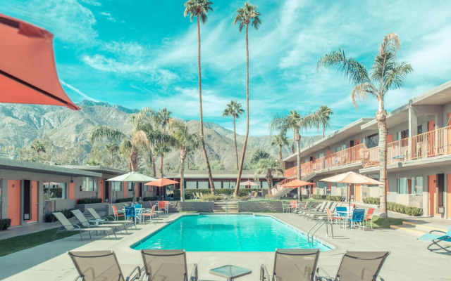 The Skylark a Palm Springs Hotel
