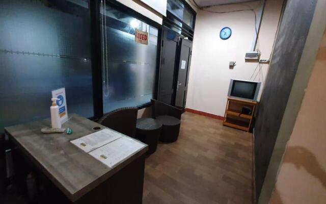 OYO 3807 Guest House 268