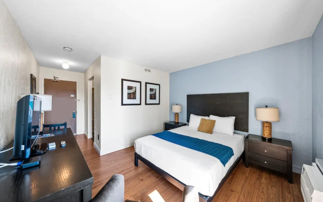 Auberge Shores Inn & Hotel