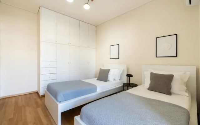 3BD Apt Next to The Ellinikon