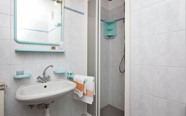 Relaxing Holiday Home With Swimming Pool,garden, Terrace,bbq