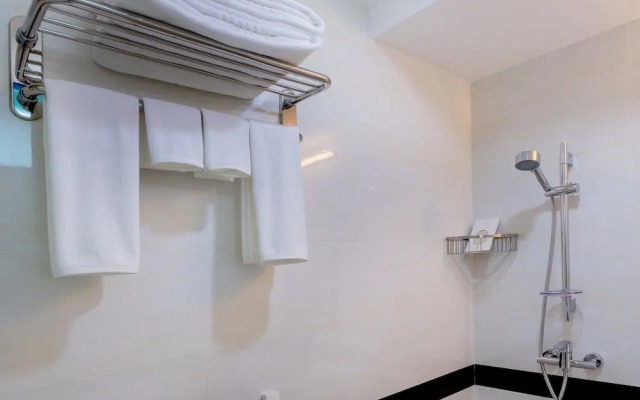Beehive Central Hotel