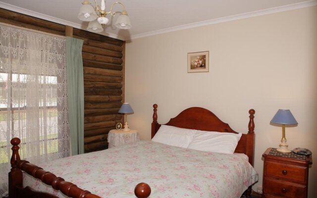 Halls Gap Log Cabins