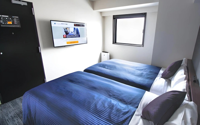 HOTEL LiVEMAX Umeda West – Guest Rooms – Osaka