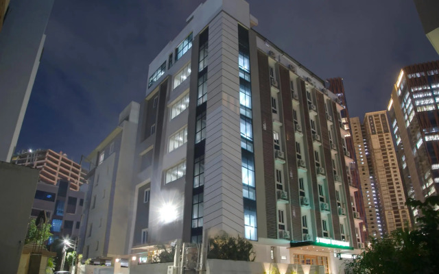 OYO 14745 Veeraj Suites