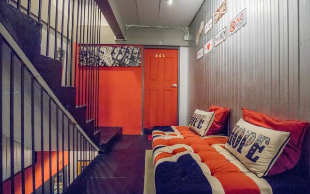 Shakira Hostel